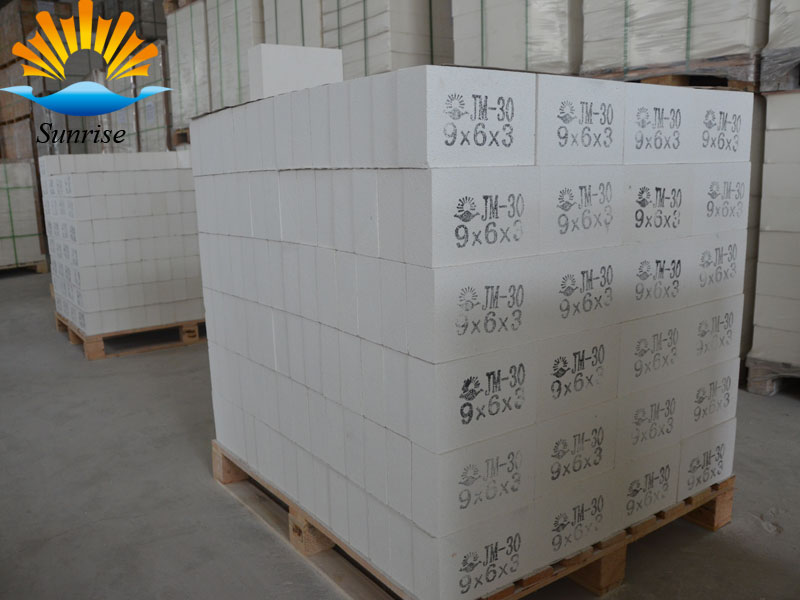 Mullite insulation bricks show